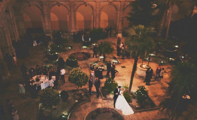 boda patio iglesia